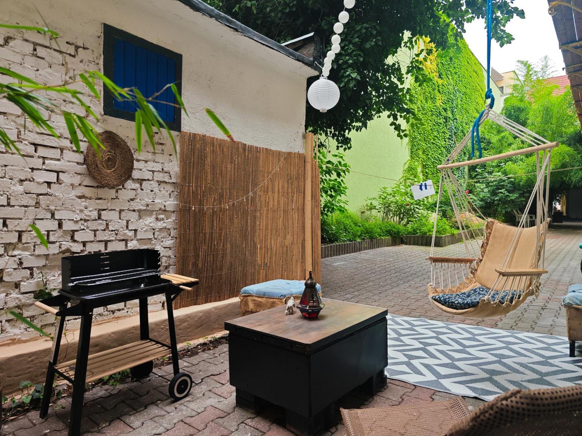 Vintage Room With Garden View Pressburg Exterior foto