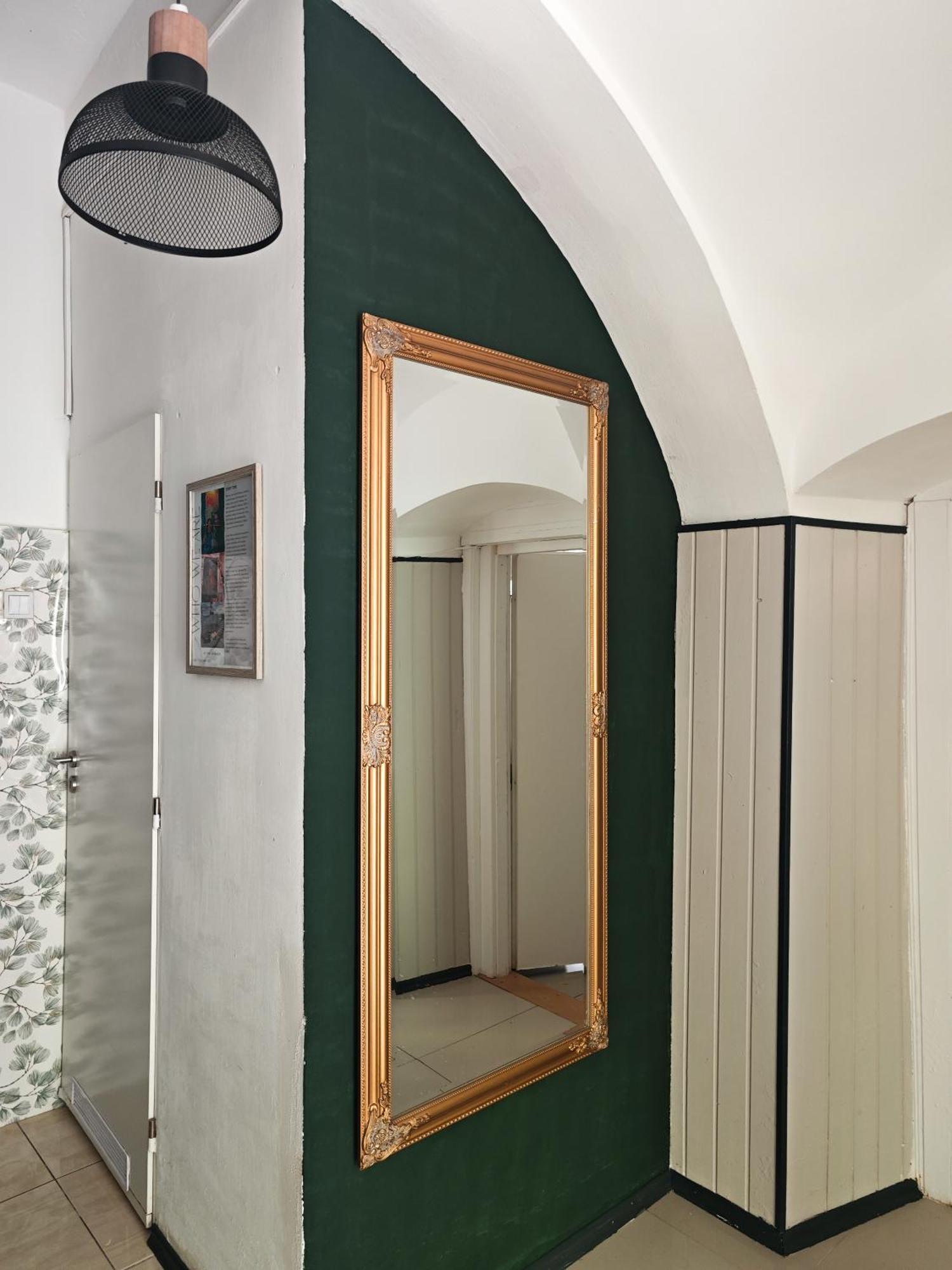 Vintage Room With Garden View Pressburg Exterior foto